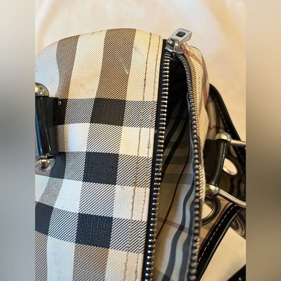 Authentic Burberry Purse - Picture 7 of 13